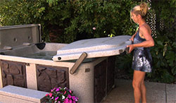Easy to open hot tub